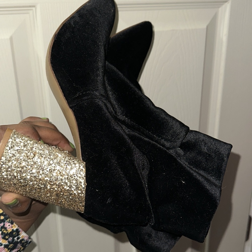 Betsey Johnson size 10 glitter heels